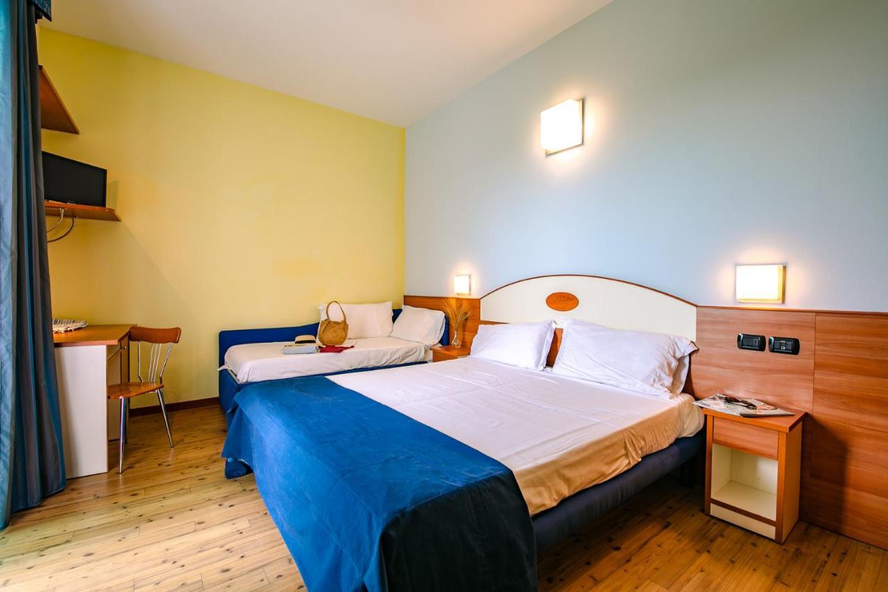 New Bristol Sport Hotel Чезенатико Экстерьер фото