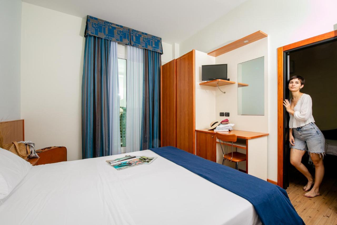 New Bristol Sport Hotel Чезенатико Экстерьер фото