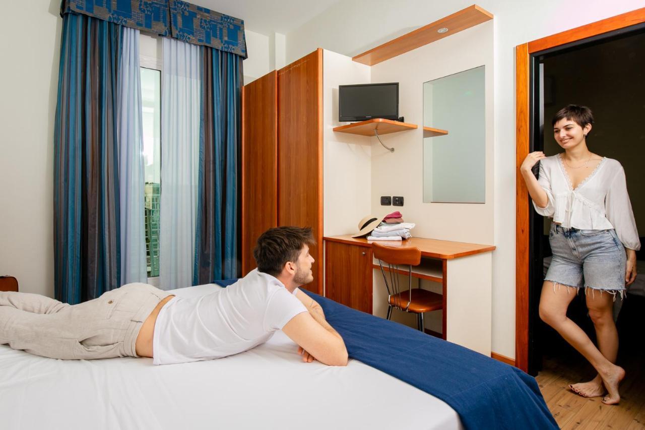 New Bristol Sport Hotel Чезенатико Экстерьер фото
